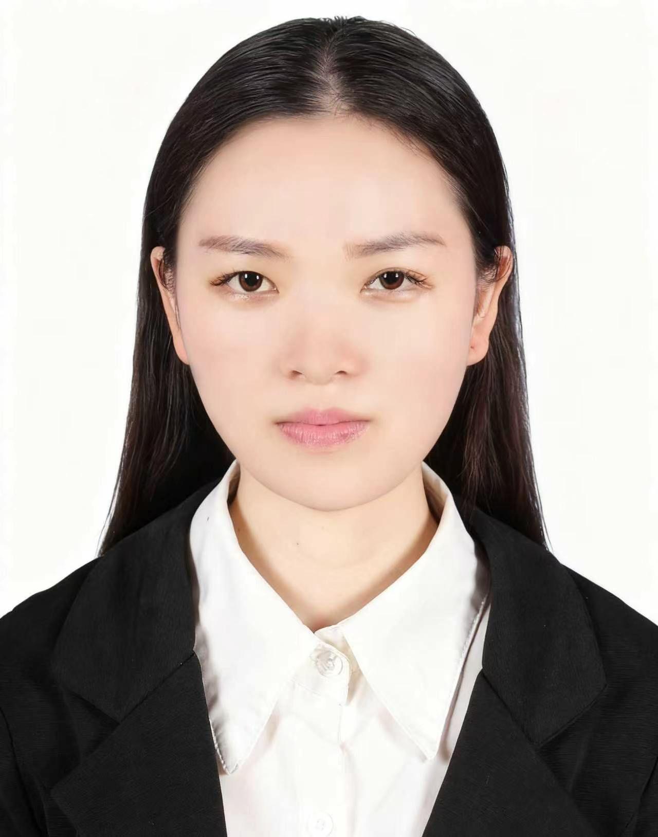 邓伊琴